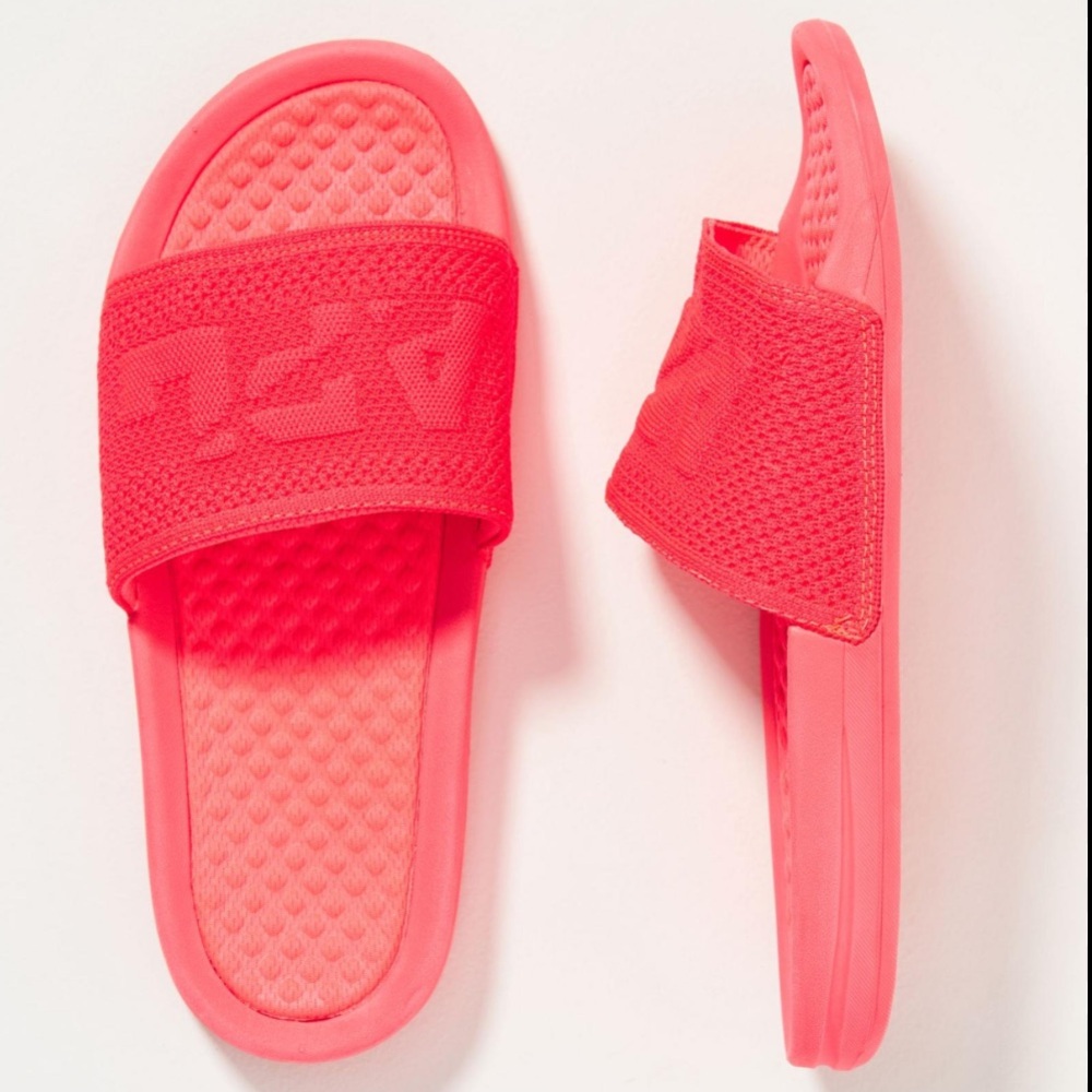 APL Slides in Vibrant Coral